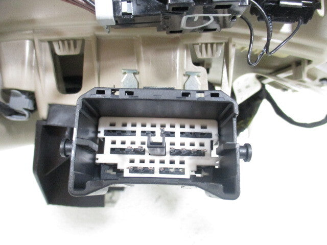 Roof Silverado OEM 1500 Pre-Owned 2015-2019 3500 Console Tan Lamp (Good) Overhead 2500 Chevy LKQ