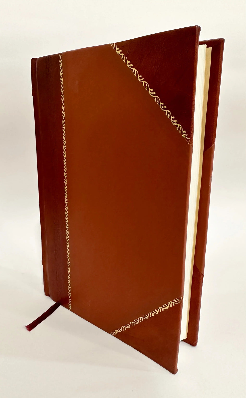 & Nunc Mendis Ab Primum Nominis Infinitis Primi, D. Omnia. Bound] Extant, & Unum Quidem Repurgata. Collecta, Quae Veluti Accessit in Opera, Papae ... (1546) Huius Fascem Leonis [Leather Foedisque