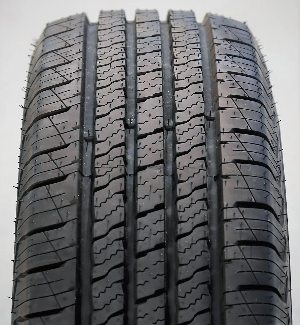 Landgolden LGT67 H/T Season 114T H/T Tire All 275/60R20