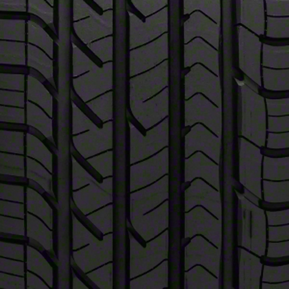 H 107 Tire Sport 255/55R20 Eagle Goodyear All-Season
